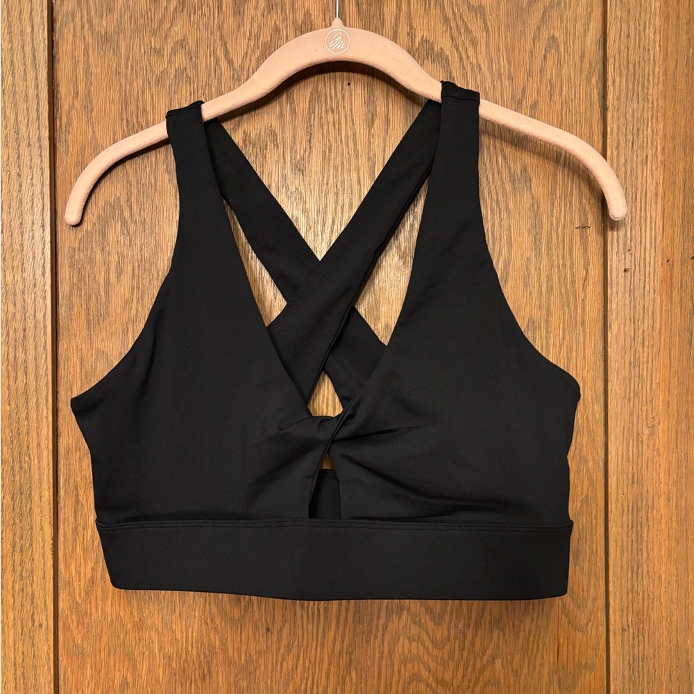 Fabletics Oasis Twist Black Crisscross Sports Bra